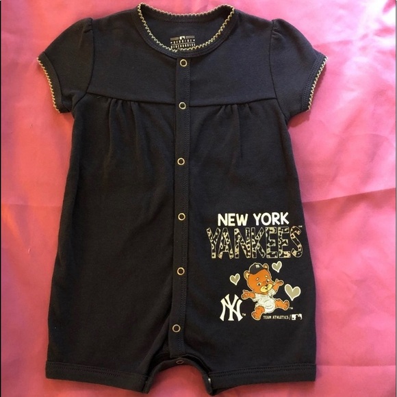 Genuine Merchandise Other - SALE! NWOT YANKEES INFANT ROMPER 3/6 MONTHS